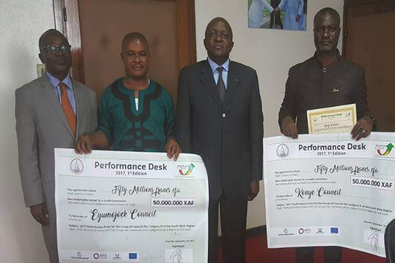 Performance Desk: SW Laureates received by the Governor